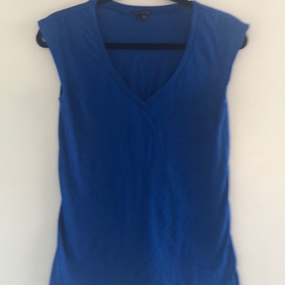 Theory v neck t shirt